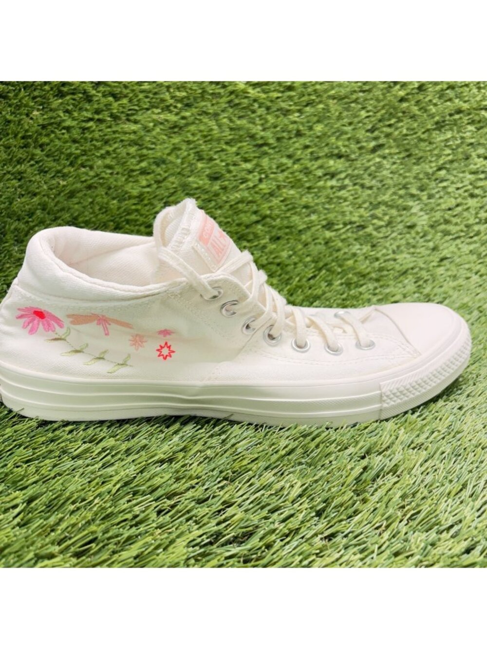 Converse Chuck Taylor All Star Womens Size 11 Ivory Pink Athletic Shoes Sneakers
